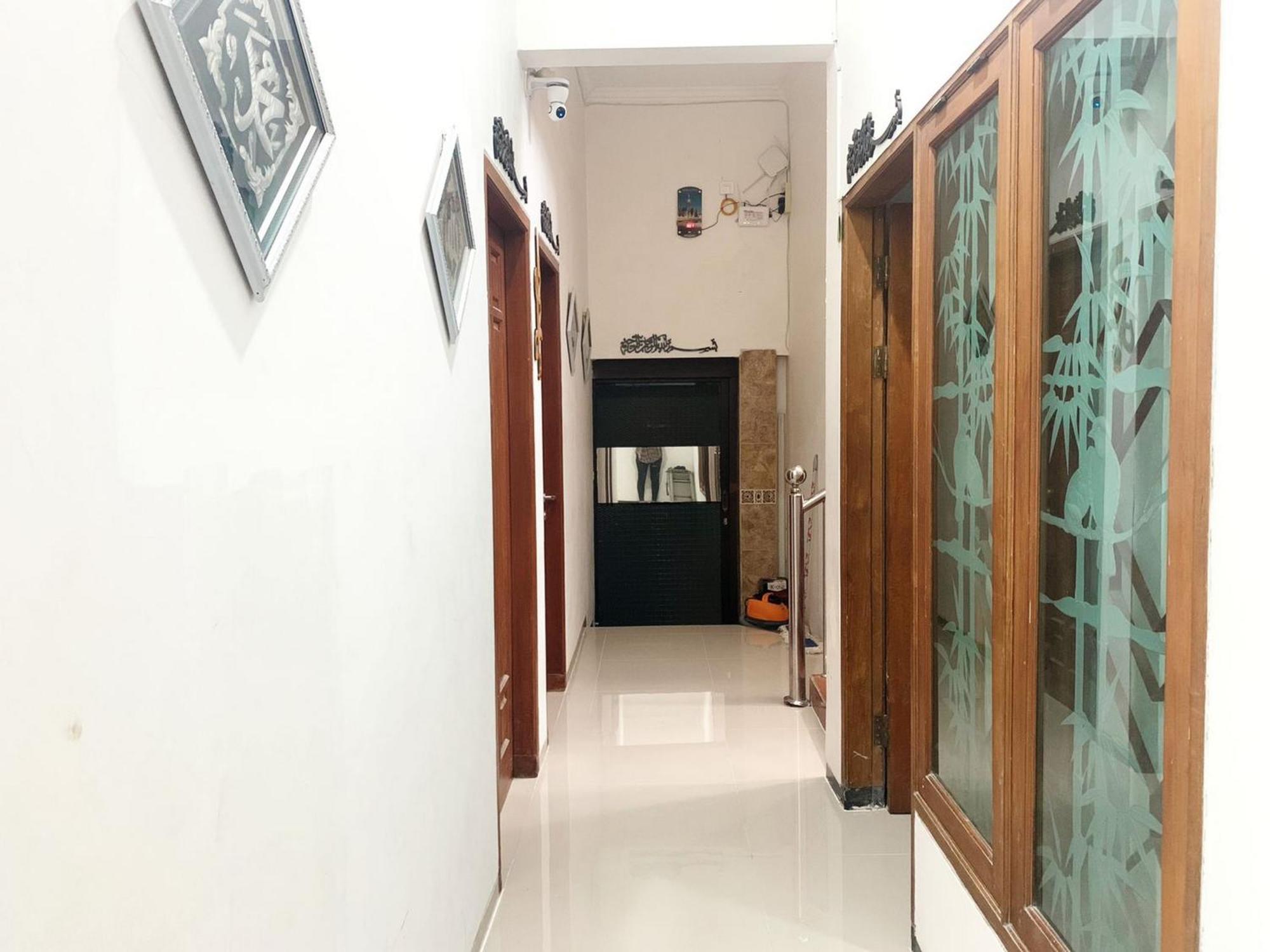 Tjahaja Baroe Syariah Mitra Reddoorz At Dukuh Kupang Ξενοδοχείο Σουραμπάγια Εξωτερικό φωτογραφία